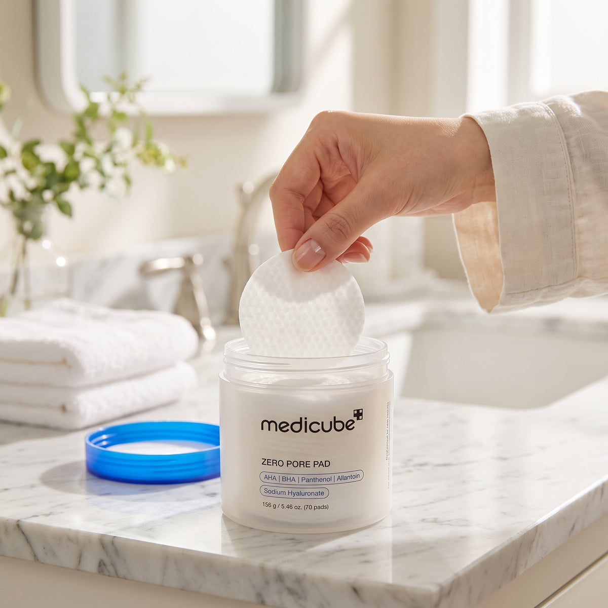 Medicube Zero Pore Pad 2.0 – Korean Dual-Textured Pore Tightening & Exfoliating Pads