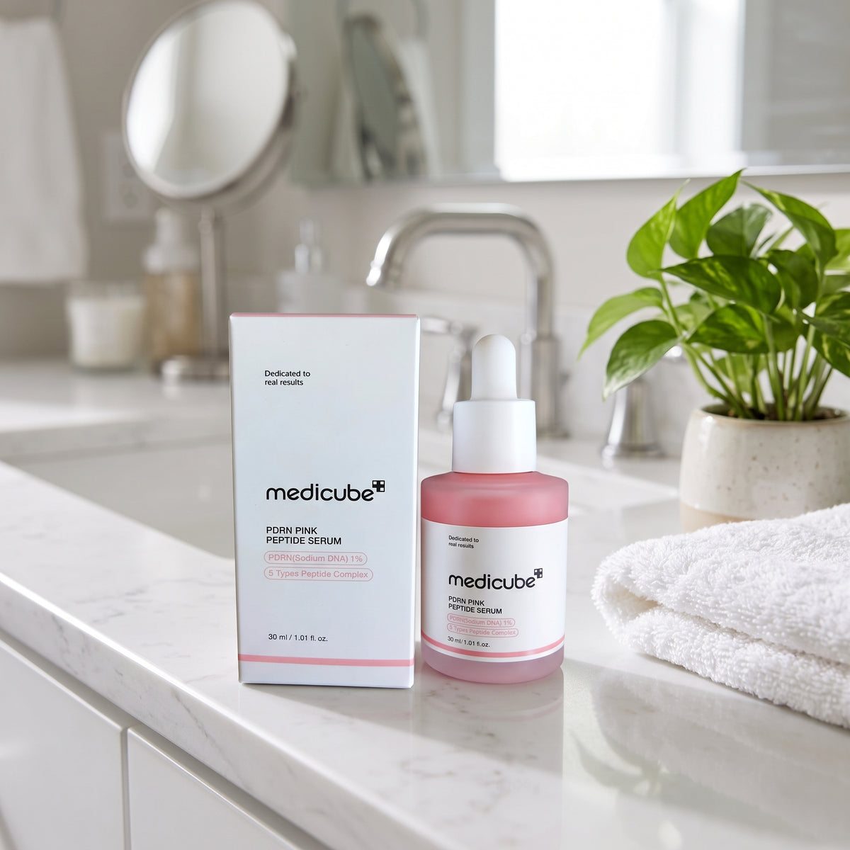 Medicube PDRN Pink Peptide Serum 30ml | With 1% Sodium DNA & 5 Types Peptide Complex for Anti-Aging